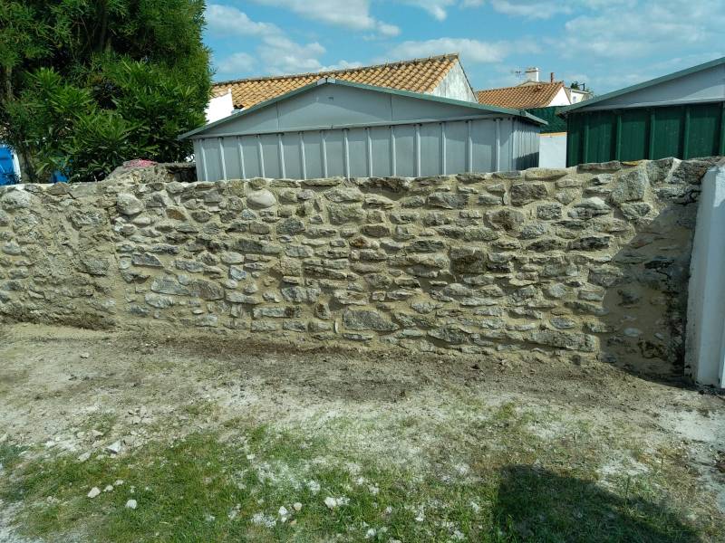 Mur en pierre à Noirmoutier