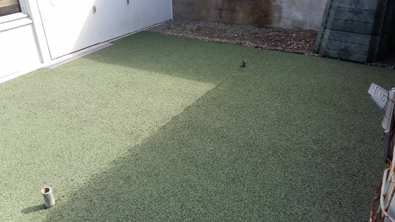 Allée en béton coloré VERT EMERAUDE