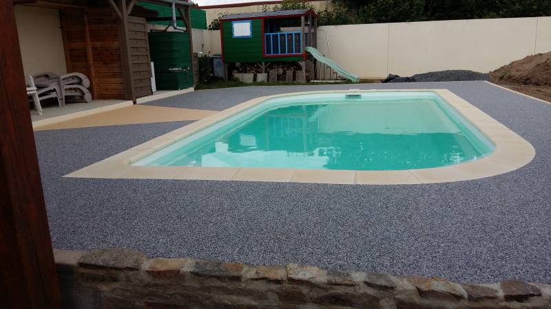 Contours de piscine REVASOL vendée