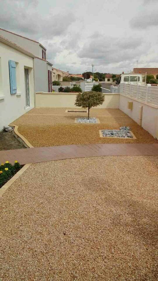 Allée en stabilisateurs de graviers REVASOL VENDEE