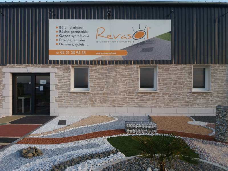 GRAVIERS DECORATIFS REVASOL (VENDEE)