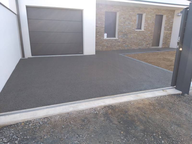 Parking et entrée maison Saint Vincent sur Jard