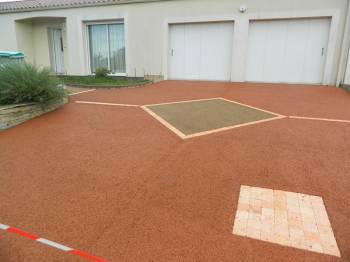 Joints de dilatation discrets pour béton drainant