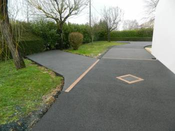 Cour en béton la rochelle