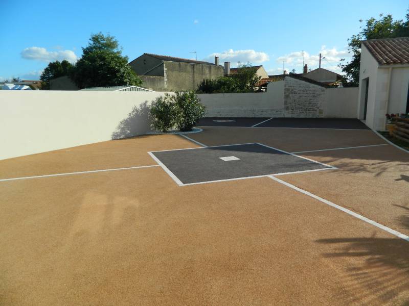 Cours en béton poreux vendée