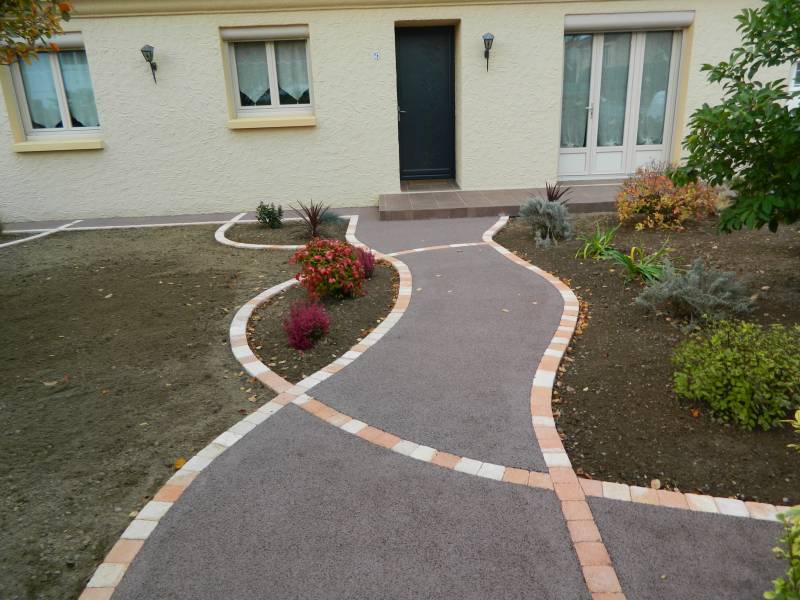 Allée d'accès en béton coloré perméable VENDEE