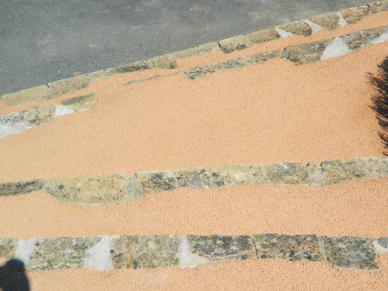 Marches en béton drainant coloré REVASOL MONTAIGU