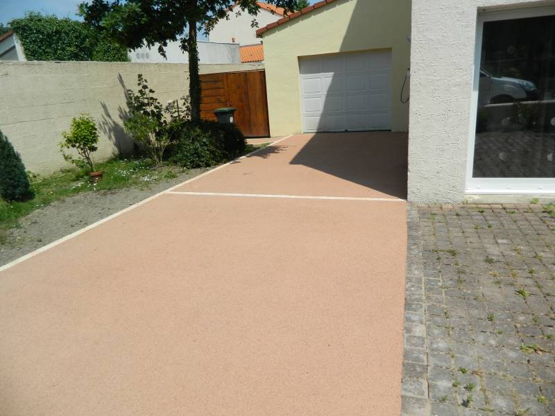 Allée de garage en béton poreux vendée