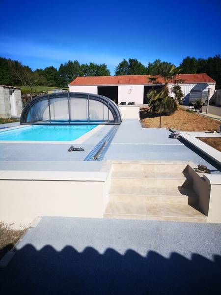 Aménagement d'une plage de piscine en 