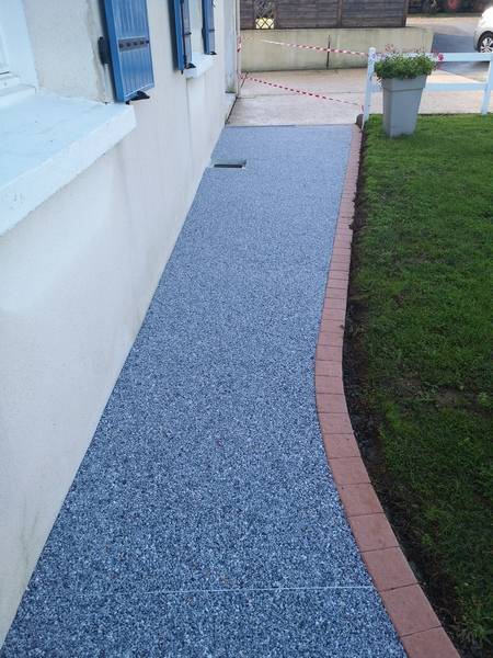 APRES (Allée piétonne en Résine perméable 