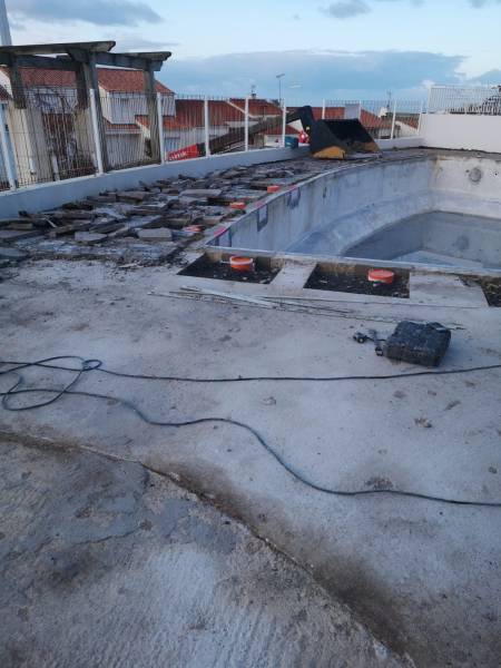 AVANT (enluvement du carrelage existant)