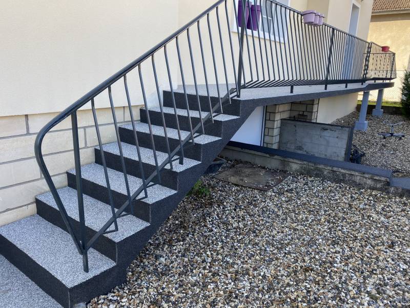 Résine Souple Revagom noir à La Rochelle