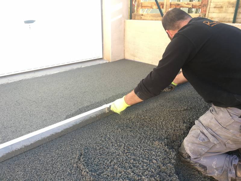Tirage du béton à la règle Chaillé sous les Ormeaux 