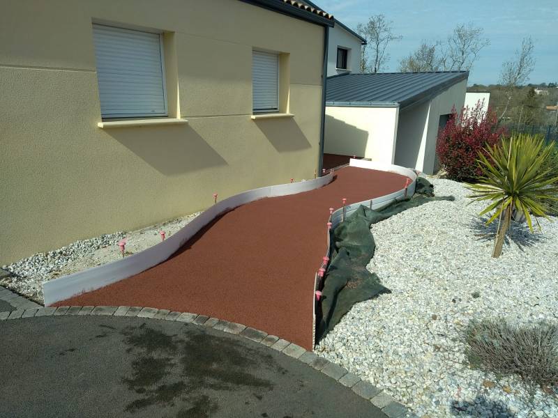 Chemin en béton drainant Champ saint père