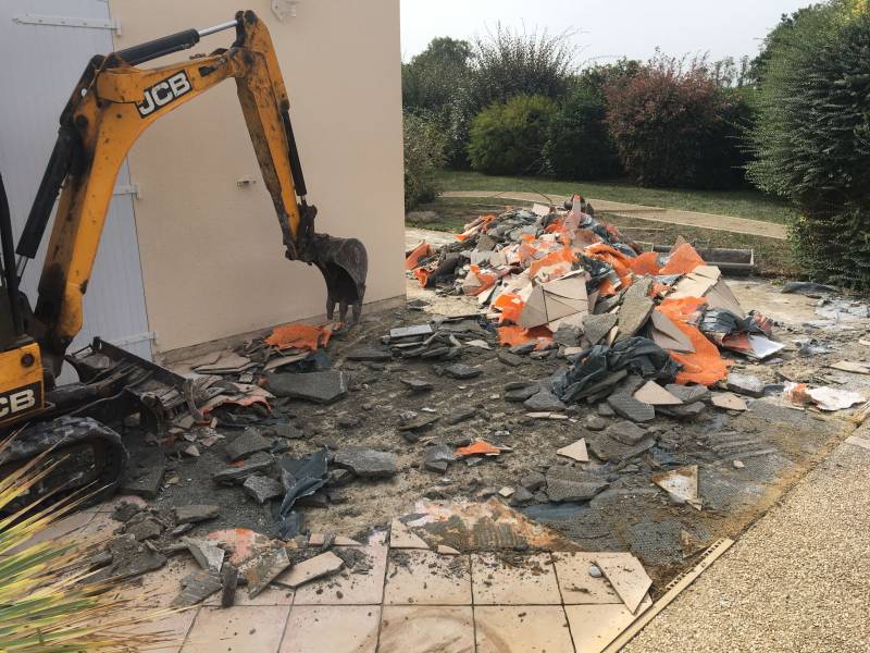 Burinage du carrelage à Luçon