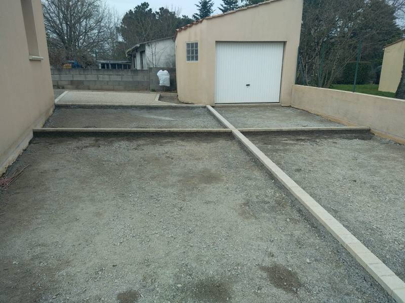 Mise en place des pavés de joint dilatation Chaillé sous les Ormeaux